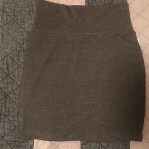 Solid slim skirt